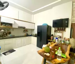 NHÀ LÔ GÓC MẶT TIỀN ĐƯỜNG NHỰA 10M NHÁNH LÂM THỊ HỐ CHỈ HƠN 3TỶ