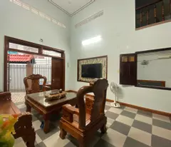 Cho thuê nhà nguyên căn nội thất gỗ đẹp đường Châu Văn Liêm giá 12tr