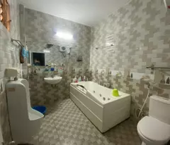 Cho thuê nhà nguyên căn nội thất gỗ đẹp đường Châu Văn Liêm giá 12tr