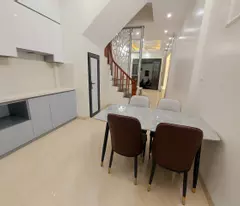 Nhà mới 5 tầng, TT Hai Bà Trưng, 10m ra phố, gần trường ĐH BK-XD-KT.
