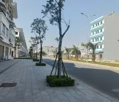 DV Lai Xá 115m2- MT khủng 8.2m, đường đôi 30m, giá 20tỷ