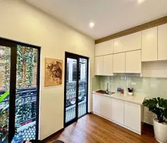 Bán nhà Nguyễn Trãi giá 3.28 tỷ, diện tích 70m2, tầng 2, mặt tiền 10m