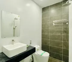 Bán NR.HỂM XE HƠI, ĐƯƠNG  NGYỄN QUÝ ANH, 4.2 TỶ -  50M2 -2T - 3PN - 2WC