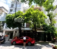 Hàng xóm Lotte Đào Tấn-1 ngoặt vào nhà-10m ra phố-thang máy -nhà mới-9.2 tỷ