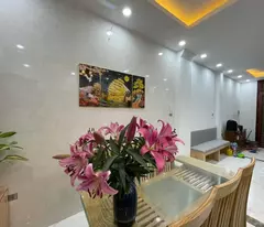 Nhà đẹp Lê Văn Hiến phân lô ô tô đỗ cửa, kinh doanh, 30m ra phố sầm uất 60mx5t  nhỉnh 9 tỷ