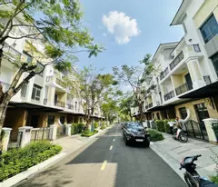 Biệt thự verosa phú hữu DT 104m đúc 3 tầng khu vip, giá tốt