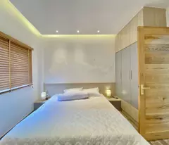 NHÀ ĐẸP LÊ ĐỨC THỌ - NGANG TO - Ô TÔ NGỦ TRONG NHÀ - ĐI DẠO VÀI BƯỚC RA KÊNH THAM LƯƠNG.