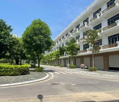 SANG TÊN SỔ NGAY. NHẬN NGAY NHÀ 4 TẦNG. BAO SỔ. KĐT XUÂN HƯNG. LH: 0966 343 969
