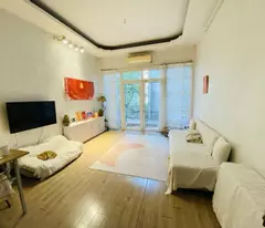 Bán 130m trương định tặng nhà cách phố 10m hai bà trưng