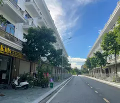 SANG TÊN SỔ NGAY. BAO PHÍ. 3,2 TỶ FULL. BÀN GIAO NGAY NHÀ 4 TẦNG . LH: 0966 343 969