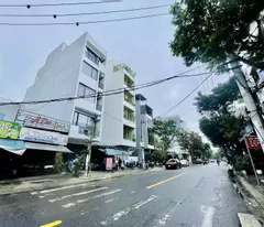 SIÊU PHẨM NHÀ ĐẸP MẶT TIỀN HẢI CHÂU - SÁT BIỂN - 3 TẦNG CHỈ NHỈNH 5 TỶ