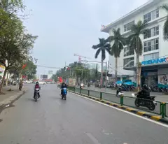 Bán nhà 3 tầng Mặt đường kinh doanh Lý Bôn