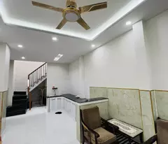 Bán nhà 2 tầng ngay chợ Vĩnh Hải đường Nguyễn Khuyến Nha Trang 1ty690