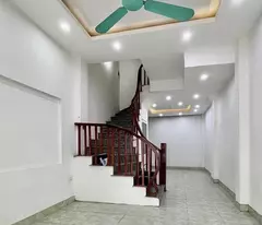 BÁN NHÀ DÂN XÂY KIẾN HƯNG, HÀ ĐÔNG DT 35M2. NGÕ XE 3 GÁC, VỀ Ở LUÔN