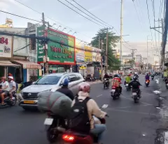 Bán nhà Mặt tiền Âu Cơ - Ngay Bàu Cát - Đồng Đen,DT: 5.2x21m, 2 tầng cũ, giá 19.5 tỷ (TL)