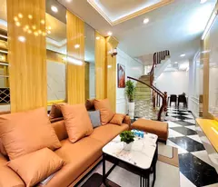 Nhà Đẹp đón Tết giá rẻ 35m2 * 5 tầng * 6 ngủ phố Trương Định - quận Hoàng Mai