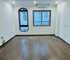 Cầu Giấy, nhà đẹp sẵn tìm chủ xịn, 40m,6T thang máy, oto trong nhà 14.6tỷ