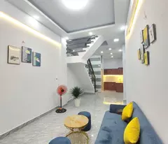 LÊ VĂN QUỚI, SÁT MẶT TIỀN, HẺM ĐẸP 4M THÔNG, 40M2, 2 TẦNG 2PN, SỔ HOÀN CÔNG ĐỦ, TẶNG NỘI THẤT GIÁ
