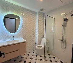 Bán gấp nhà mới, kề ô tô, DT 28m2, 5 tầng, Ngã Tư sở ( Nguyễn Trãi, Thanh Xuân). 5,6 tỷ.