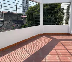 Bạn cũng có thể sử dụng các từ ngữ như "hỗ trợ", "giảm giá", "tặng",... để tạo thêm thiện cảm với