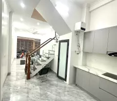 TRẦN QUỐC HOÀN - CẦU GIẤY  DT 40M2 X5T - MT4M - 14.5TỶ - PHÂN LÔ - Ô TÔ TRÁNH