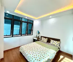 Bán Nhà Khương Trung, 36m2, Lô Góc, 2 Thoáng, Phố Sầm Uất, 7.6 Tỷ