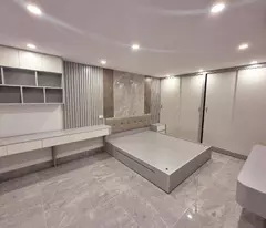 Bán Căn Hộ Tập Thể Tầng 1 Nhân Hoà, Vũ Trọng Phụng, Ô Tô, KD 72m 3PN 4 Tỷ Hơn.