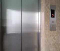 Tòa khách sạn 5 tầng mặt tiền -Đinh Công Trứ- Sơn TRà -Giá chỉ 10 tỷ .