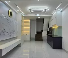 Sát mặt tiền 
Nguyễn Tất Thành Q4 
Đường trước Nhà 3,5 m 
Ngang 3,4 Dài 7.8
Đúc xây mới 5 tấm