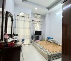 Đường xe tải tránh🚚 nhau 

Nhà ngay trung tâm Q 4
4 TẤM NGANG 3.6 NỞ 3.8 DÀI 15M
DƯỚI 6,8 tỷ