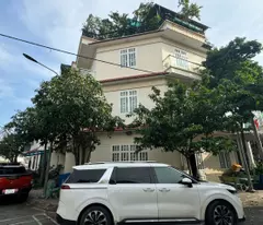 BÁN NHÀ 3 LẦU GÓC 2 MẶT TIỀN ĐƯỜNG VÕ THỊ SÁU, PHƯỜNG ĐÔNG HÒA, TP DĨ AN, BÌNH DƯƠNG.