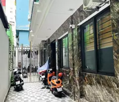 bán nhà quan hoa. sổ đỏ chính chủ. nội thất đẹp. ở ngay đón tết