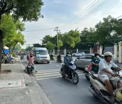 Biệt thự sân vườn (10x20) HXH 1/ Ngắn Song Hành, Tân Hiệp, HM (Cách MT Song Hành 40m)