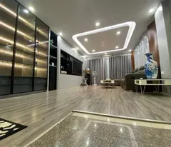 Hạ giá nhà đẹp phố Yên Hoa 48m2, 5 tầng tặng full nội thất tiền tỷ cận kề Hồ Tây