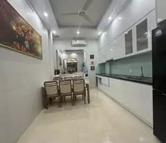 Bán nhà Phố Hào Nam, Khu Phân Lô, Ngõ Kia Morning phóng, 42mx4T, Giá: 12.95 Tỷ, Lh: 0396935190.