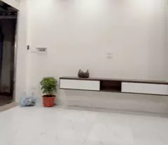 Cần bán 32,9m2 nhà 5 tầng tại ngõ 82 Việt Hưng. Ngay cạnh chợ Kim Quan và trường học các cấp
