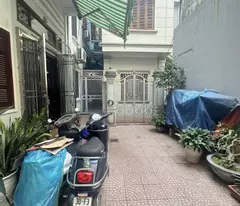ĐỘI CẤN - BA ĐÌNH 40M2 X5T - MT6M - 7.5TỶ - GẦN PHỐ - NGÕ 3 GÁC QUAY ĐẦU