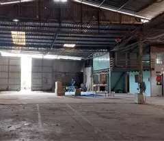Xưởng cho thuê ở Thuận An Bình Dương diện tích 2000m có văn phòng, toilet , đường xe tải , giá cho