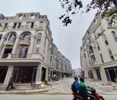 Shophouse 4 tầng mặt đường 444 Chợ hàng.