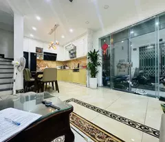 Bán Nhà Hoàng Văn Thái, 50m2x3 Tầng, Ngõ Thông,Ô Tô Đỗ Cửa , Giá Chỉ 6.5 Tỷ