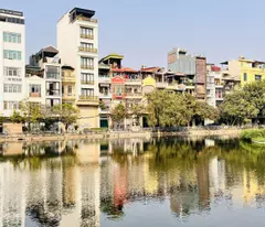 nhà đẹp mặt hồ Hai Bà Trưng, 130m x 4 tầng, mặt tiền 9m, 1 mặt ngõ, vỉa hè, ôtô tránh