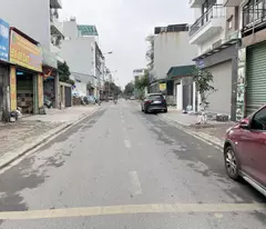 Cần bán 81,9m2 nhà 3,5 tầng tại phố Nông Vụ, Phúc Lợi, Long Biên. Đường ô tô tránh, kinh doanh