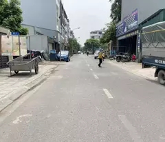 Cần bán 81,9m2 nhà 3,5 tầng tại phố Nông Vụ, Phúc Lợi, Long Biên. Đường ô tô tránh, kinh doanh