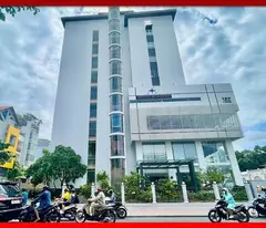 VĂN PHÒNG 2 MẶT TIỀN PHỔ QUANG – GẦN SÂN BAY, 3 THANG MÁY, BÃI XE RỘNG