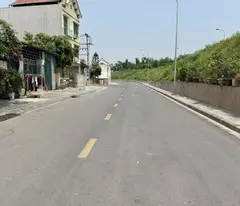 Cần bán 214,7m2 đất mặt đường đê Vàng, Phúc Lợi. Vị trí đẹp làm văn phòng công ty.