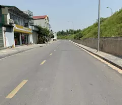 Cần bán 214,7m2 đất mặt đường đê Vàng, Phúc Lợi. Vị trí đẹp làm văn phòng công ty.