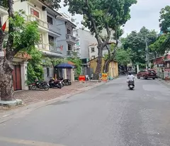 Toà Văn phòng Phạm Văn Đồng gara 2 ô tô,thang máy,vỉa hè, ô tô tránh, KD 115m -21 tỷ
