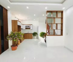 BÁN NHÀ 3 TẦNG - LÔ GÓC - GẦN BỆNH VIỆN, PHƯỜNG TRẦN LÃM TP THÁI BÌNH.