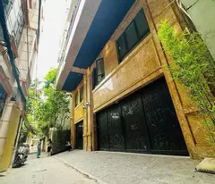 Toà nhà dòng tiền 7 tầng quận Thanh Xuân mặt ngõ thông,ôt vào nhà, ôt tải đỗ cửa, sổ đỏ vuông vức,