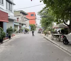 Chính chủ bán 45,1m2 nhà cấp 4 mặt hồ Thôn Hội, Cổ Bi. Ngay chợ Làng Vàng và trường học các cấp